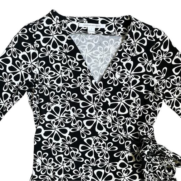 Diane Von Furstenberg Wrap Dress Halo Petal Black and White Floral Pattern 4 - Picture 10 of 15